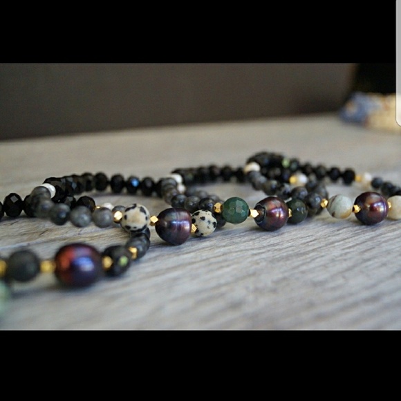 Pearl w/ Lavrakite, Labradorite & Faceted Crystals - Picture 3 of 6